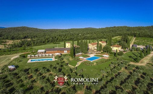 Farm Ranch in Center, Arezzo, Tuscany 1