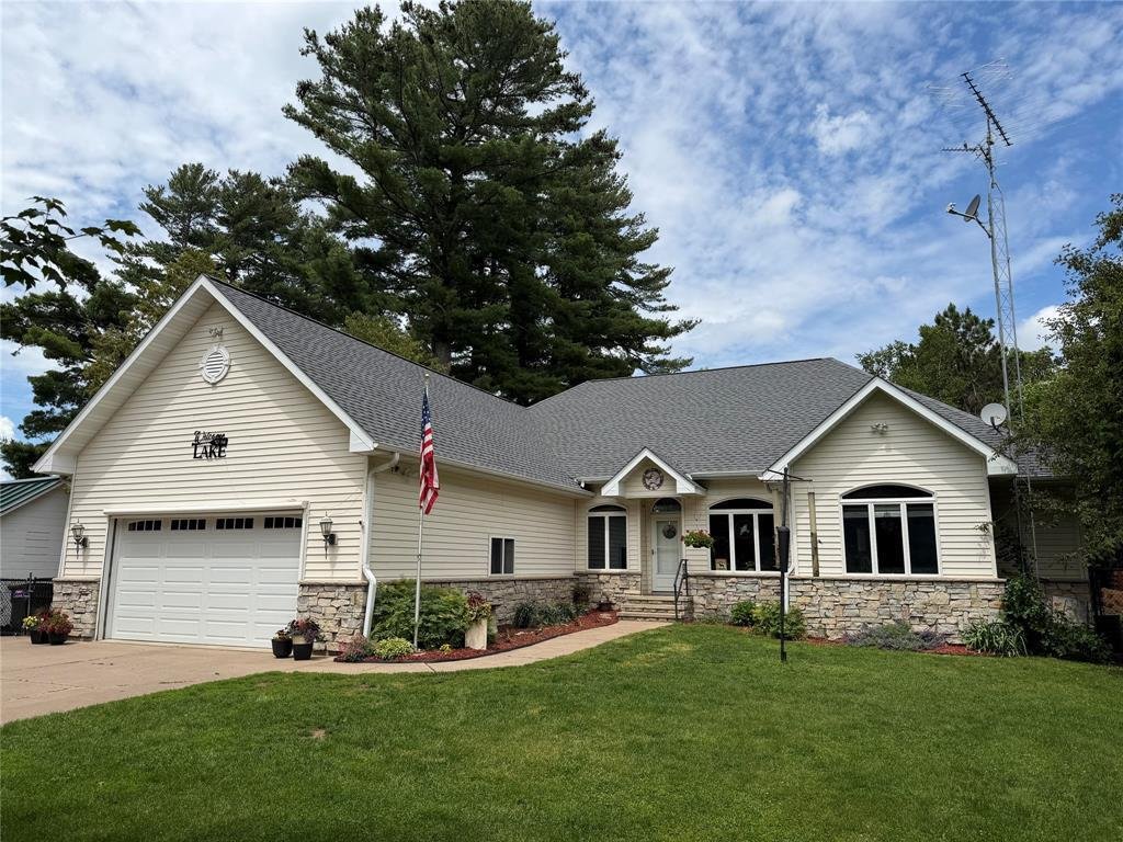 House in New Auburn, Wisconsin, United States 1 - 17974842