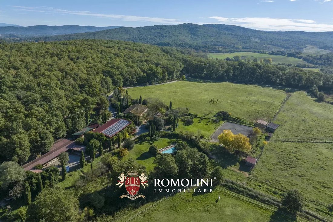 Farm Ranch in Historic Center, Siena, Tuscany 1 - 16779300