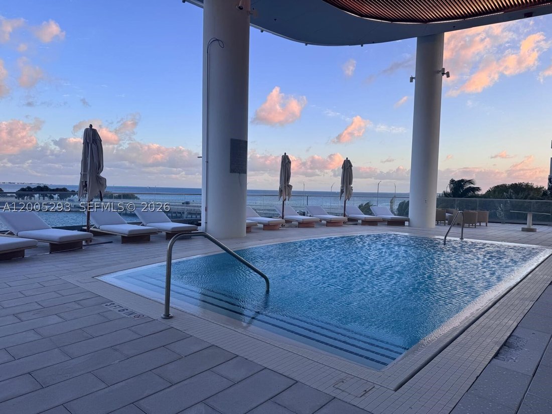 Condo in Miami, Florida, United States 4 - 17747592