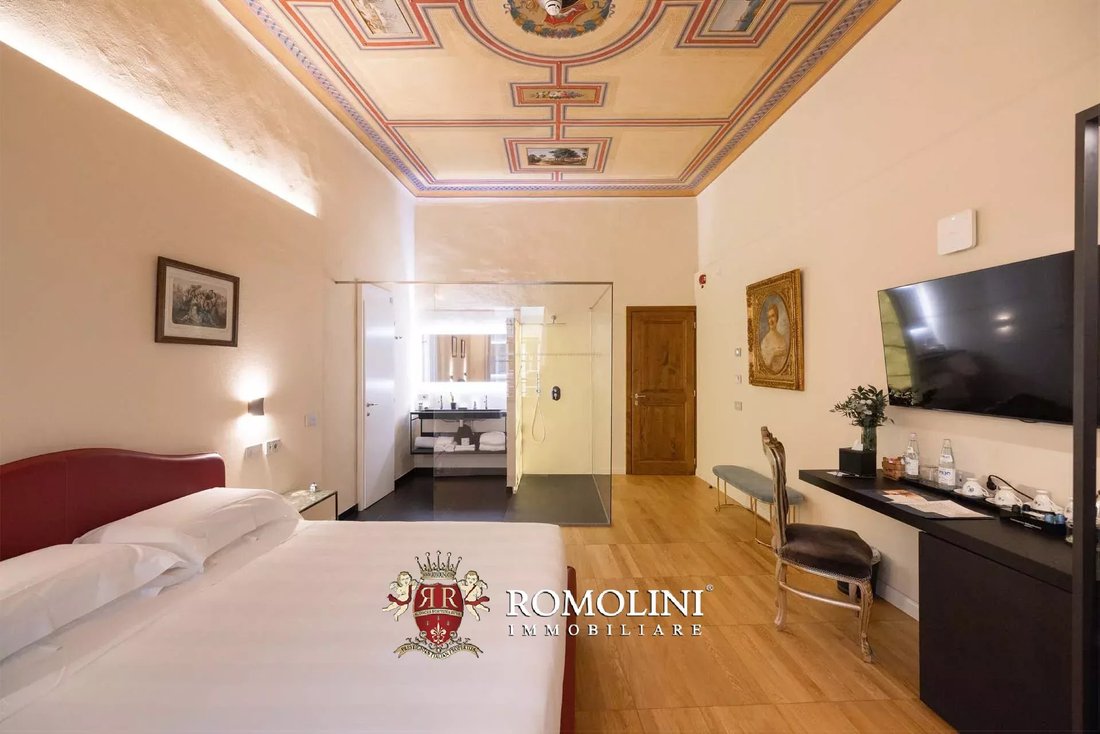 Apartment in Historic Center, Siena, Tuscany 3 - 17439125