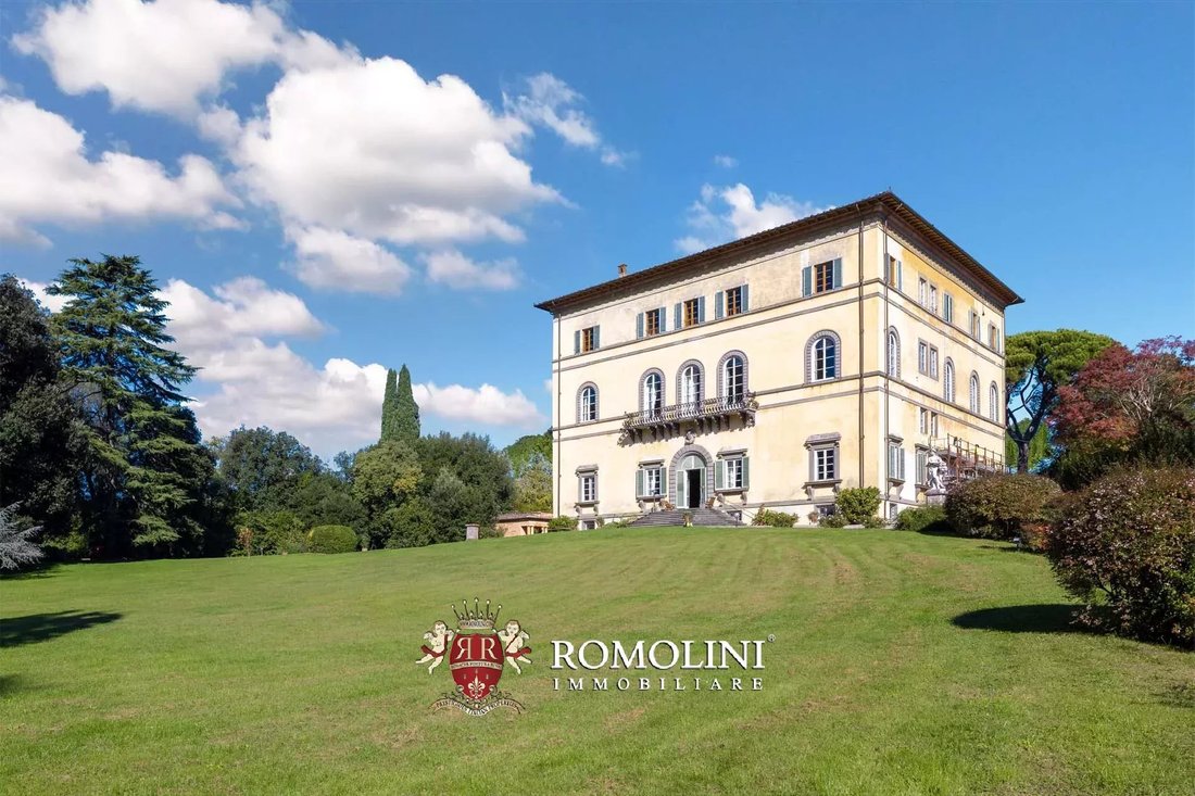 Villa in Historic Center, Lucca, Tuscany 4 - 16762684