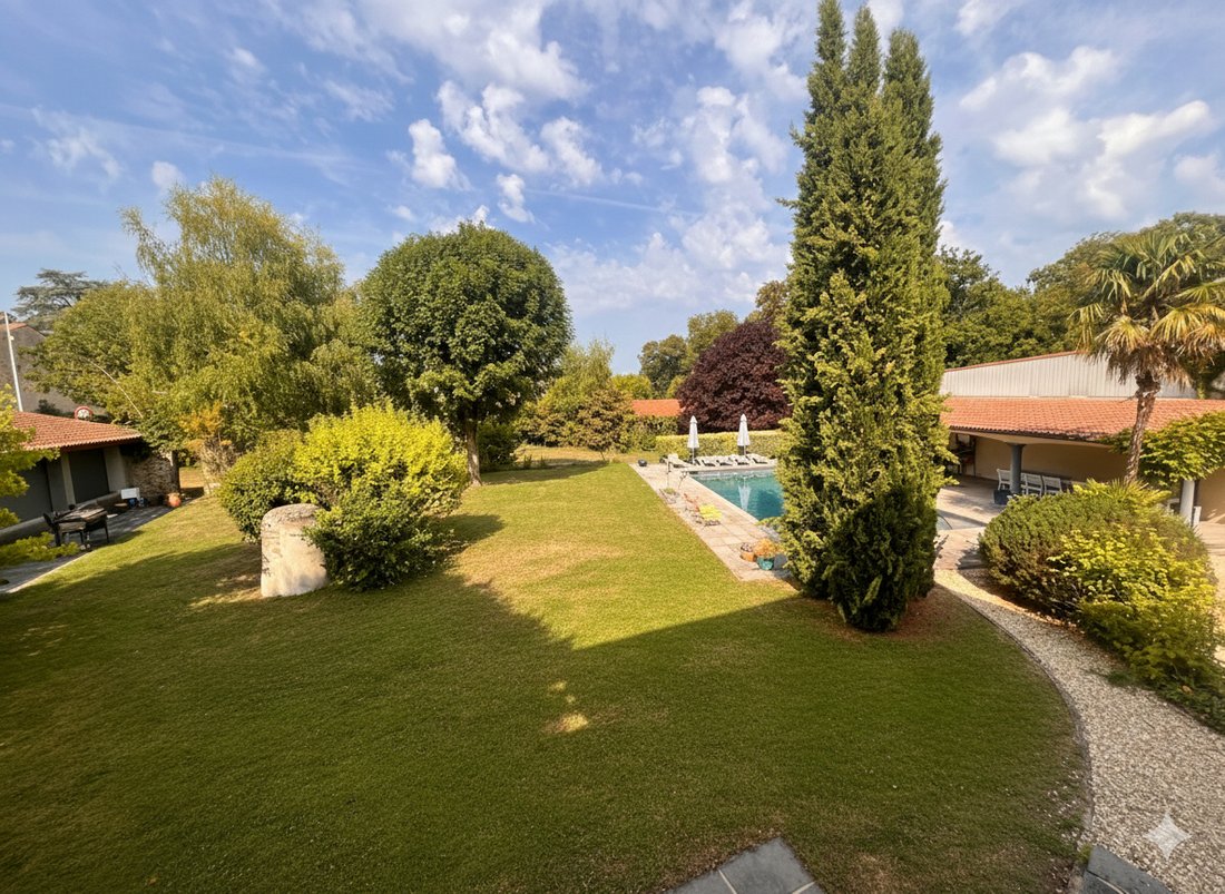 Villa in Zone d'Activité Est, Riom, France 4 - 18282882