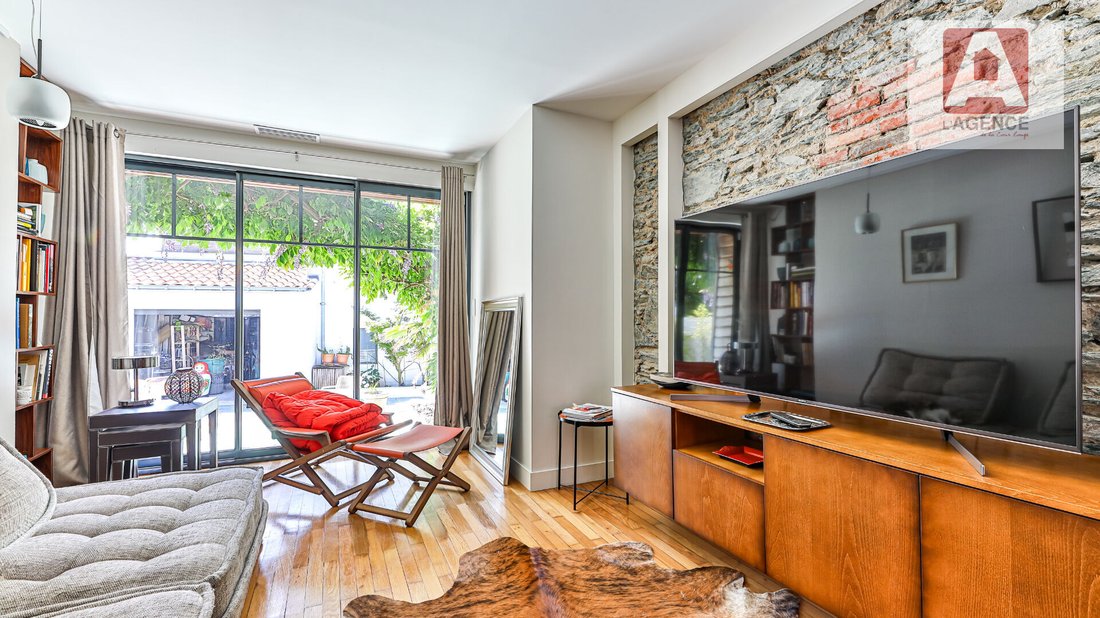 Villa in Saint Gilles-Centre Ville, Saint-Gilles-Croix-de-Vie, France 3 - 17335342