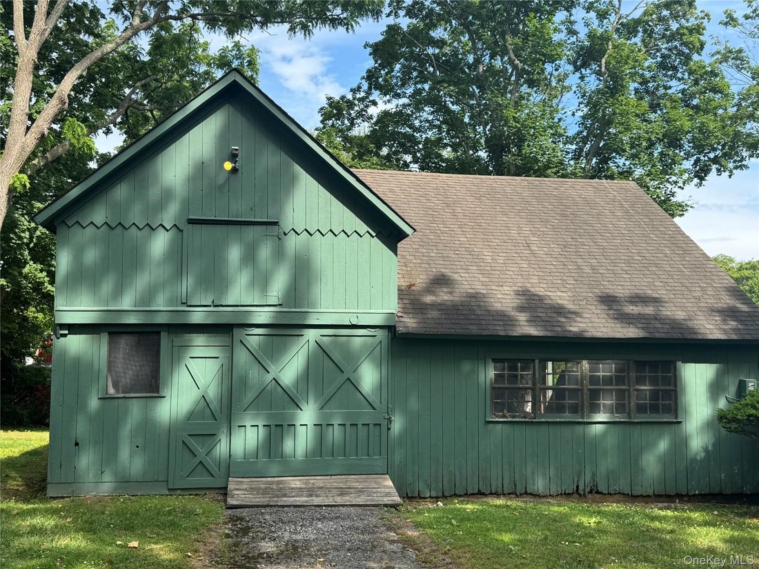 House in Center Moriches, New York, United States 1 - 18280188