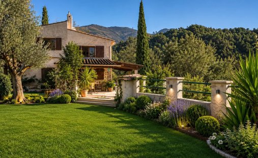 House in Saint-Martin-du-Var, Provence-Alpes-Côte d'Azur, France 1