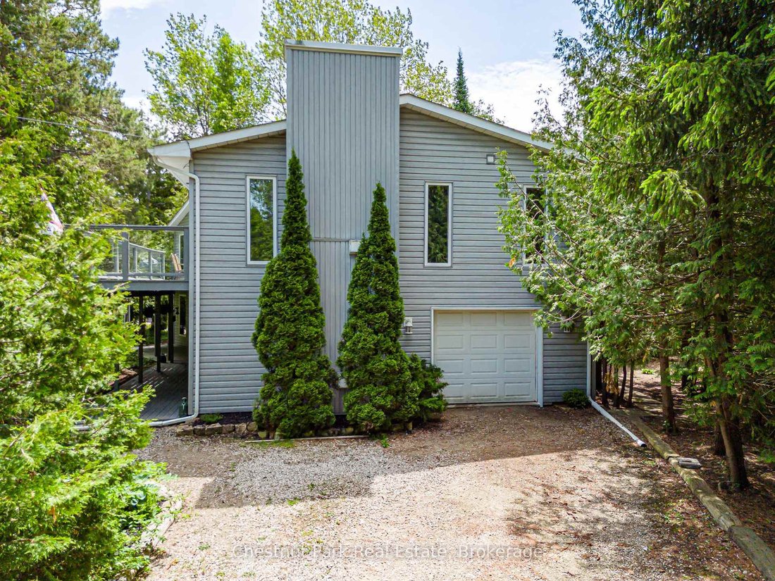 House in Clarksburg, Ontario, Canada 3 - 18143265