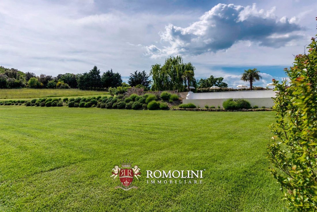 Estate in Murlo, Tuscany, Italy 5 - 15666136