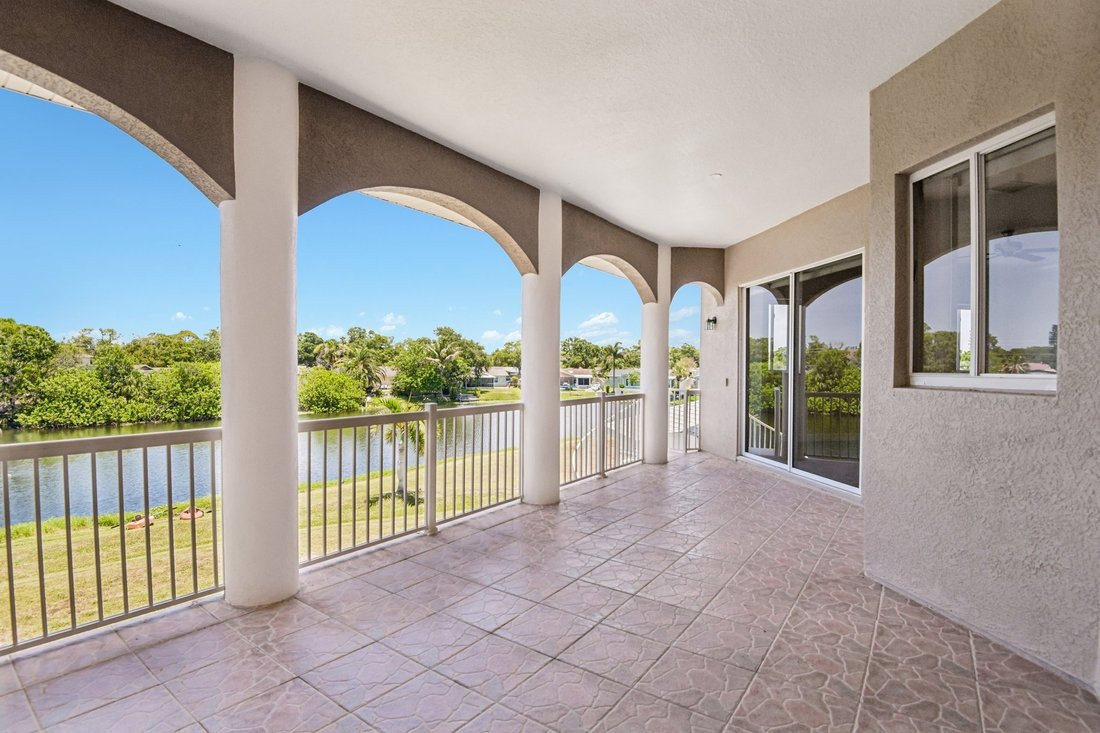 House in Seminole, Florida, United States 3 - 18295020