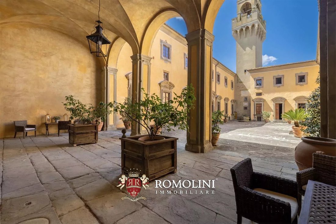Castle in Center, Montespertoli, Tuscany 4 - 15665827
