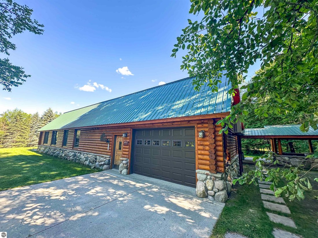 House in Alden, Michigan, United States 3 - 18293043