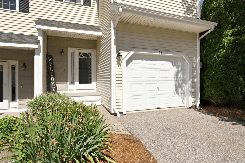 Condo in Grafton, Massachusetts, United States 2 - 18285797