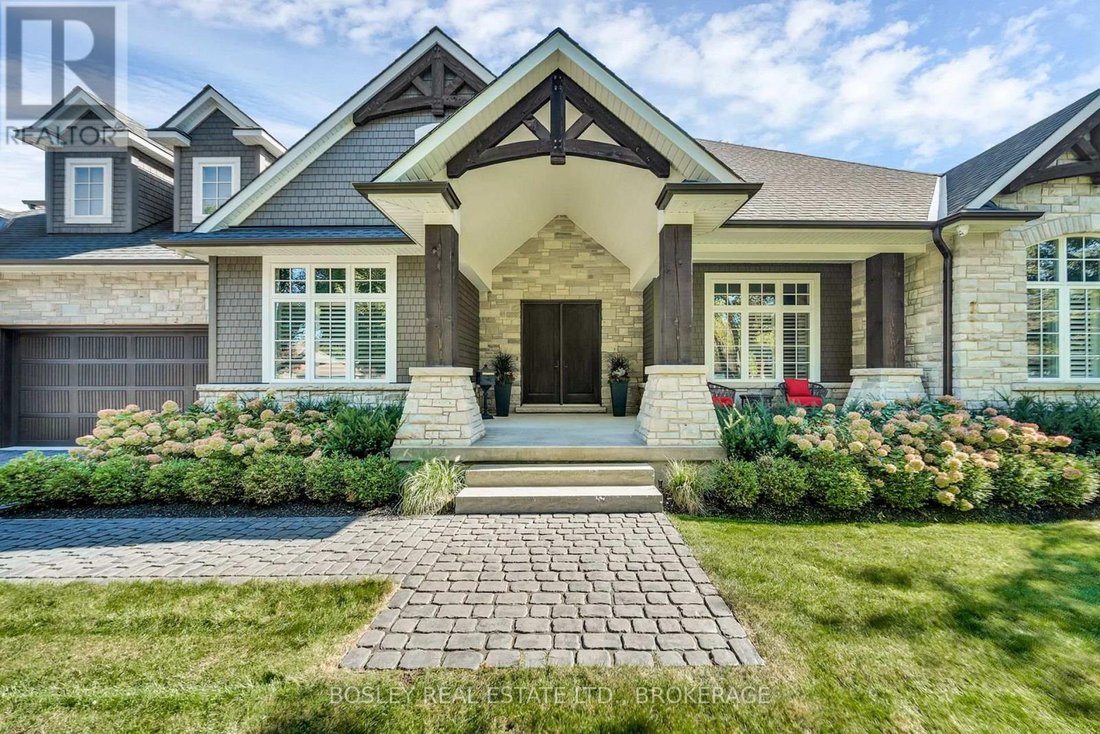 House in Hamilton, Ontario, Canada 2 - 18287695