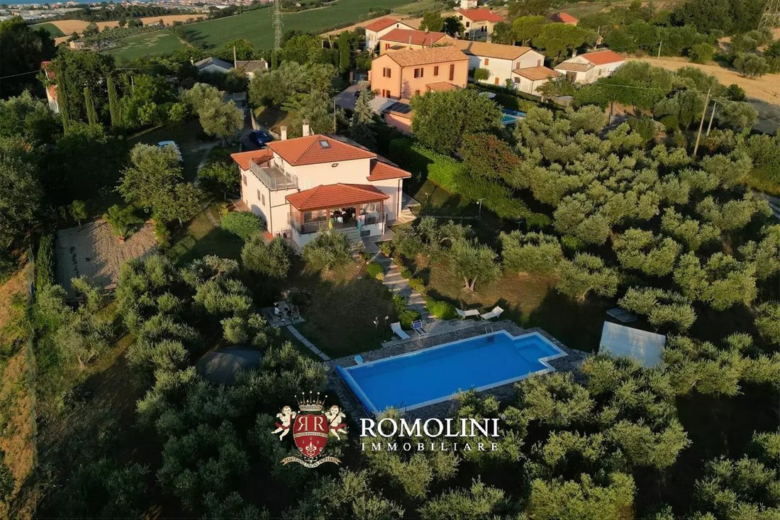 Villa in Historic Center, Senigallia, Marche 2 - 17967091