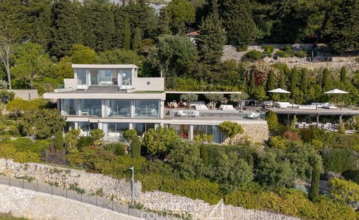 Villa in Village-Cros de Caste-Coupiere-Mont Gros, Roquebrune-Cap-Martin, France 1