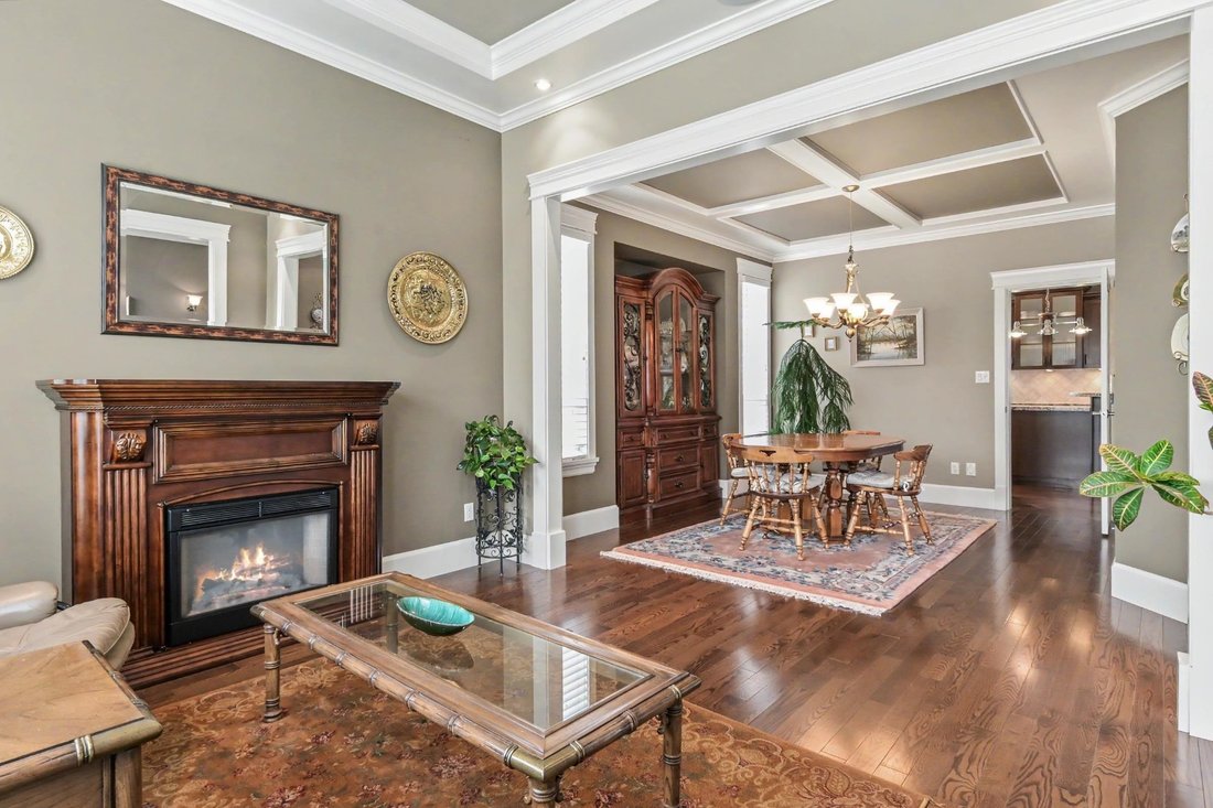 House in Surrey, British Columbia, Canada 5 - 18247444