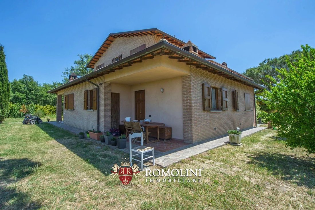 Farm Ranch in Castiglione del Lago, Umbria, Italy 2 - 15663278
