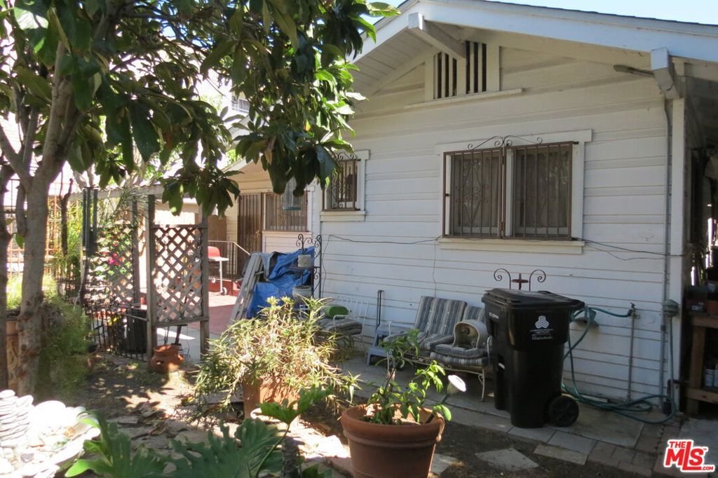 Los Angeles, California, United States 4 - 18284293