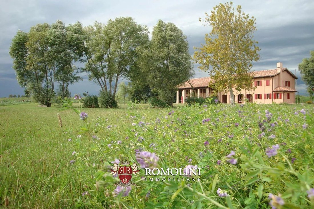 Estate in Caorle, Veneto, Italy 1 - 15664592