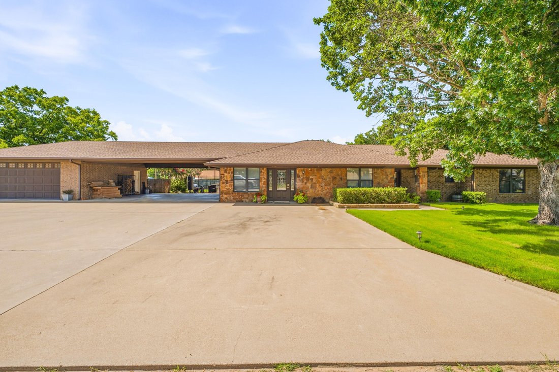 House in Graham, Texas, United States 2 - 16946490