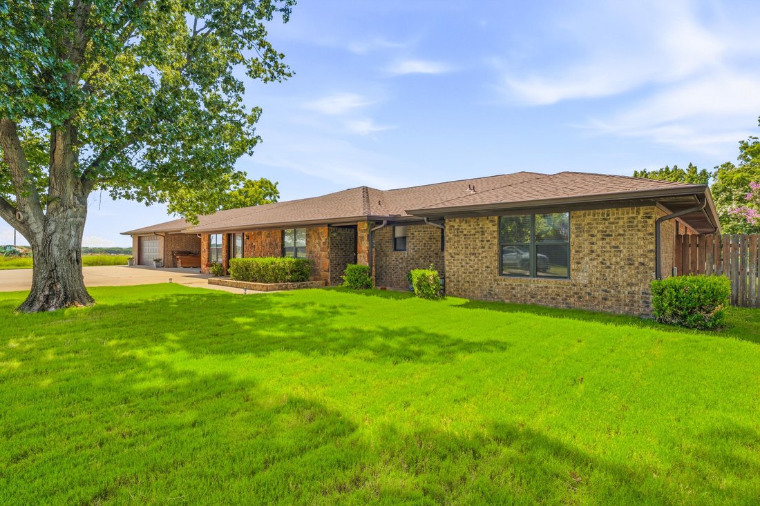 House in Graham, Texas, United States 1 - 16946490