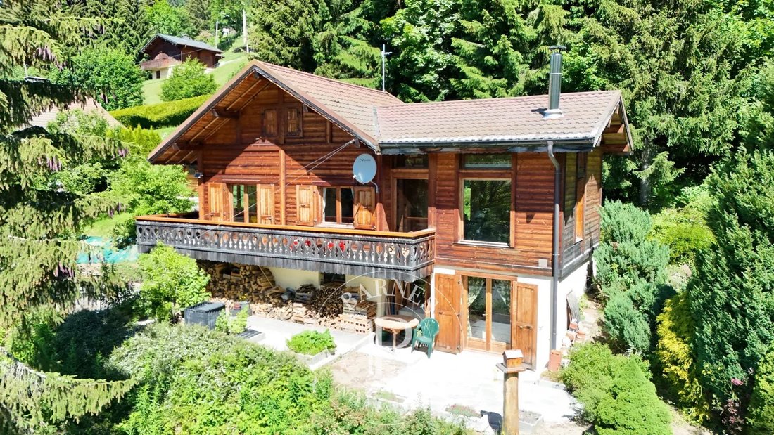 Chalet in Les Gets, Auvergne-Rhône-Alpes, France 1 - 17454965