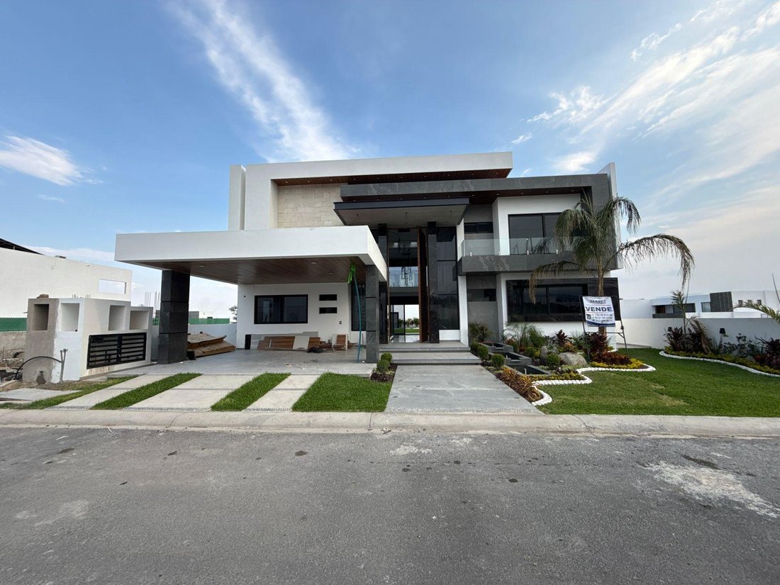 House in Lomas de Cocoyoc, Morelos, Mexico 2 - 18283160