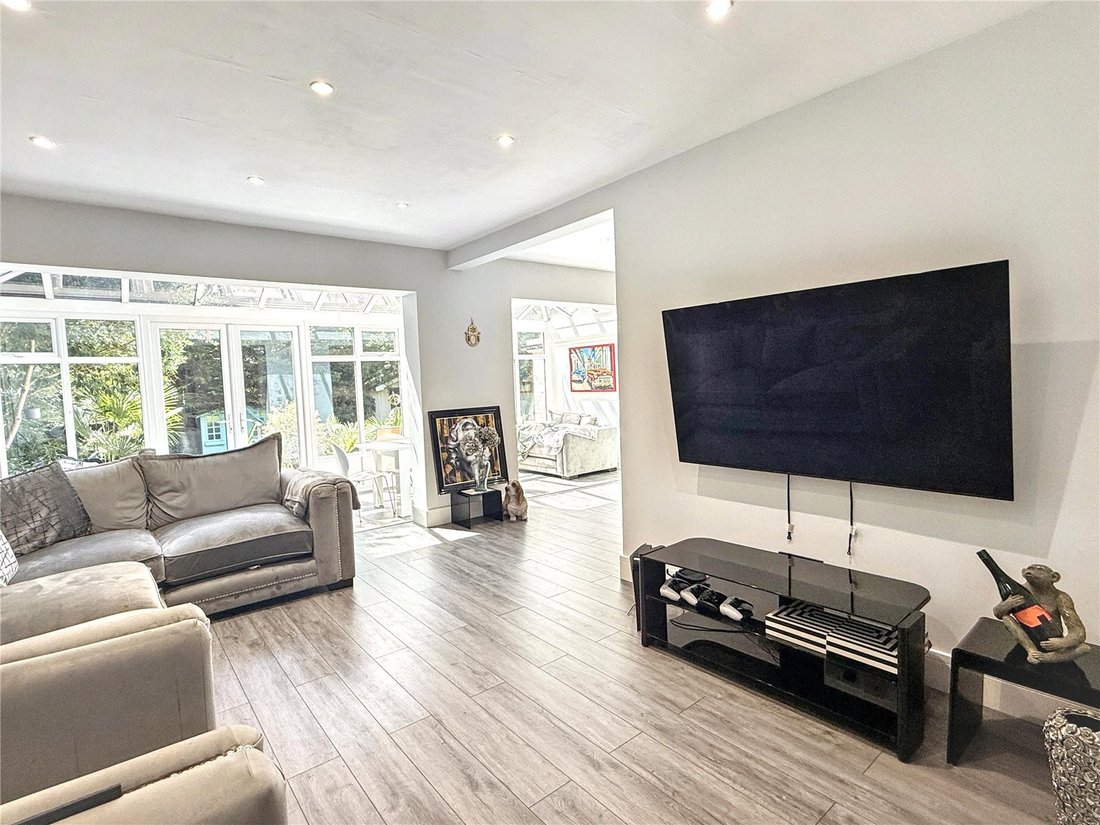 Bungalow in Arkley, Barnet, England 4 - 18284012