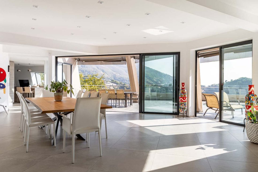 Villa in Menton, Provence-Alpes-Côte d'Azur, France 4 - 18289750