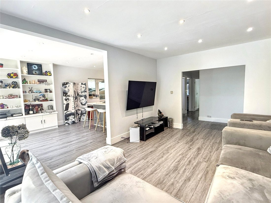 Bungalow in Arkley, Barnet, England 3 - 18284012