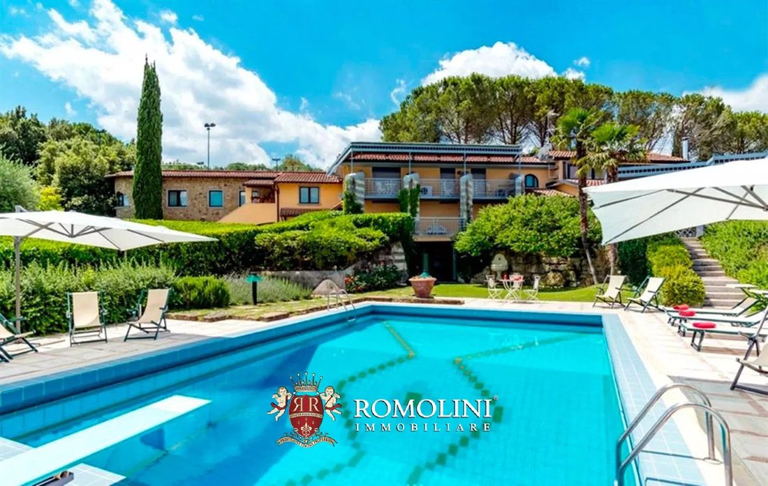 Villa in Saione-San Donato-Pescaiola, Arezzo, Tuscany 1 - 15665255