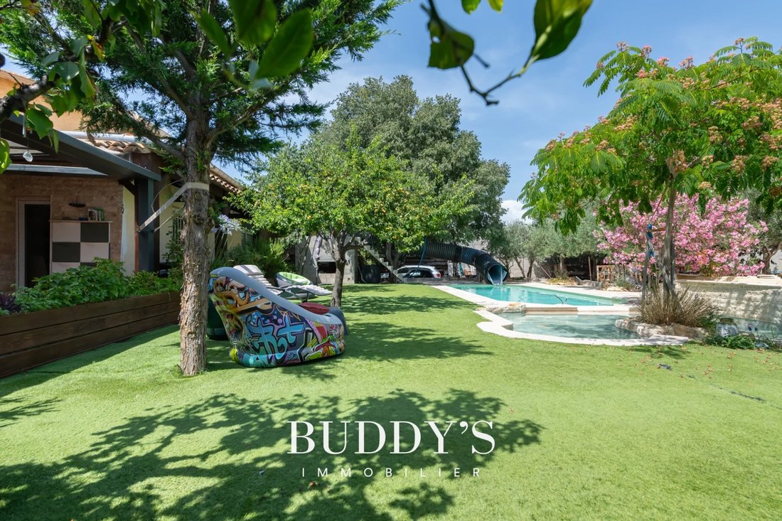 Casa en Saint-Chamas, Provenza-Alpes-Costa Azul, Francia 2 - 18282565