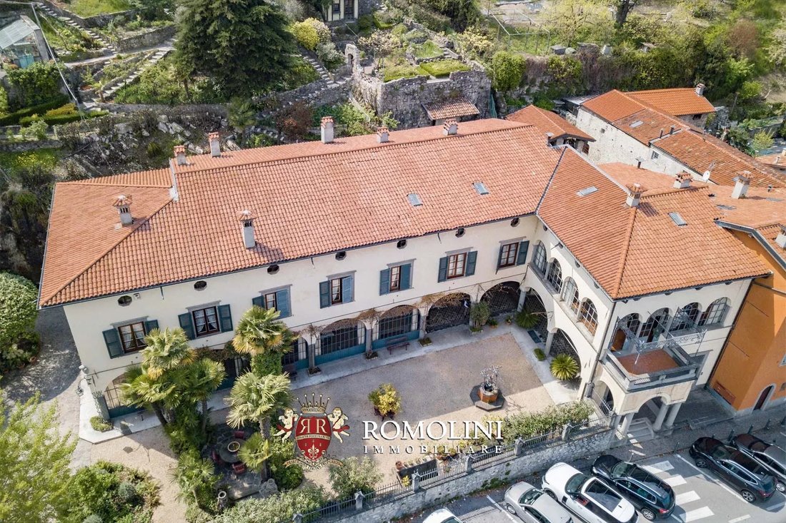 Villa in Tavernola Bergamasca, Lombardy, Italy 3 - 15665249