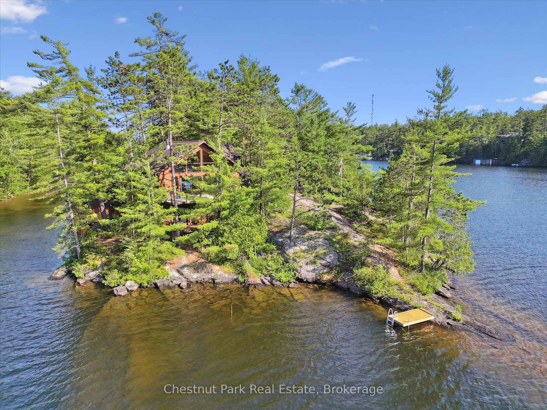 House in Gravenhurst, Ontario, Canada 1 - 18220871
