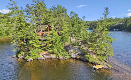House in Gravenhurst, Ontario, Canada 1