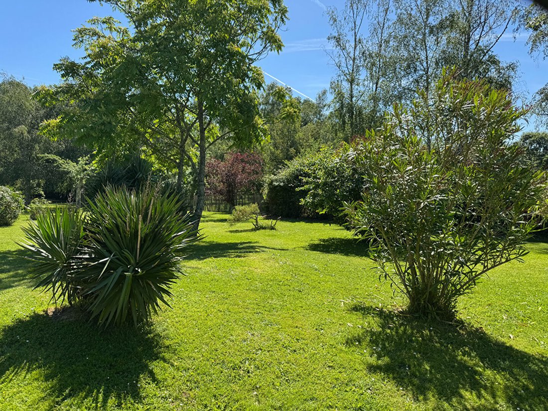Villa in Sallebœuf, Nouvelle-Aquitaine, France 4 - 18282912