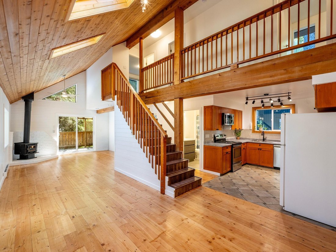 House in Whistler, British Columbia, Canada 2 - 18296190