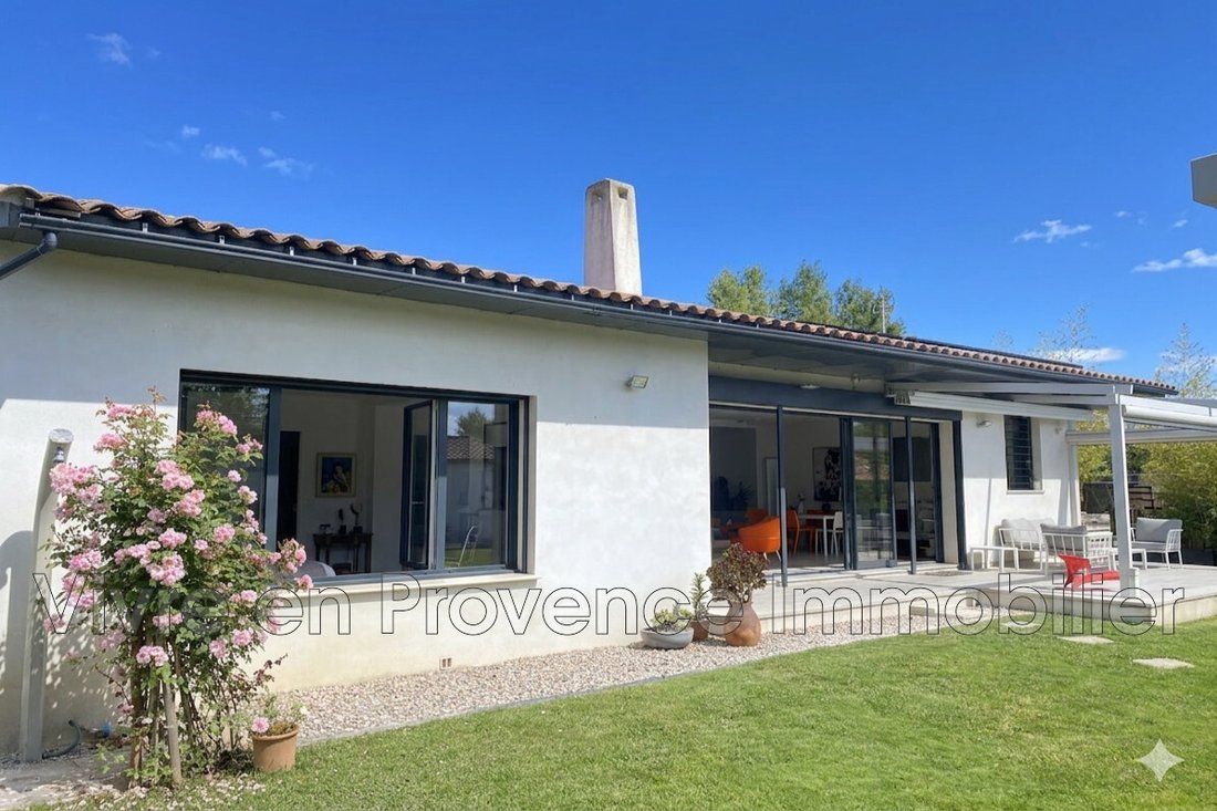 Villa in Hôtel de Ville, Morieres-les-Avignon, France 2 - 17858625