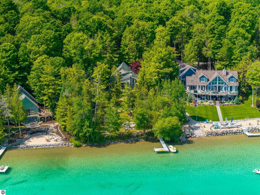 House in Elk Rapids, Michigan, United States 3 - 18293036