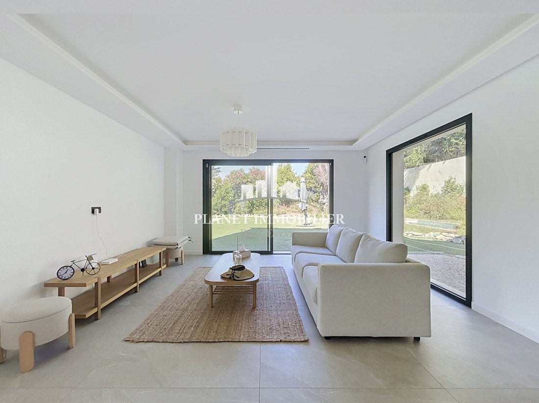 Villa in Les Cougoulins-Rastines, Antibes, France 3 - 18284949