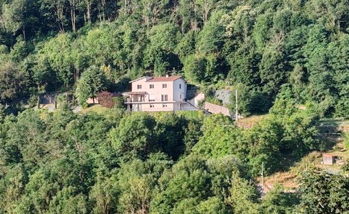 Castello a Lamastre, Auvergne-Rodano-Alpi, Francia 1