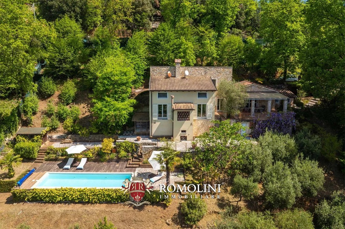 Villa in Pietrasanta, Tuscany, Italy 5 - 17907074