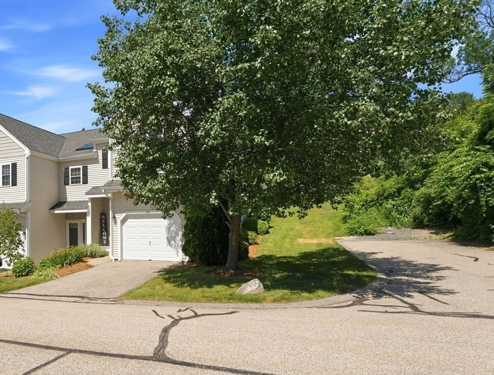 Condo in Grafton, Massachusetts, United States 3 - 18285797
