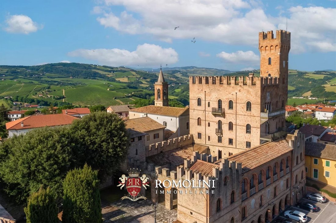 Castle in Tavoleto, Marche, Italy 1 - 17134443