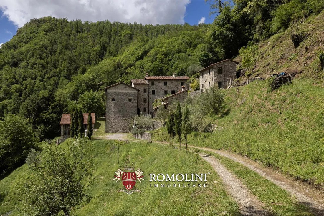 Estate in Historic Center, Lucca, Tuscany 5 - 17948020