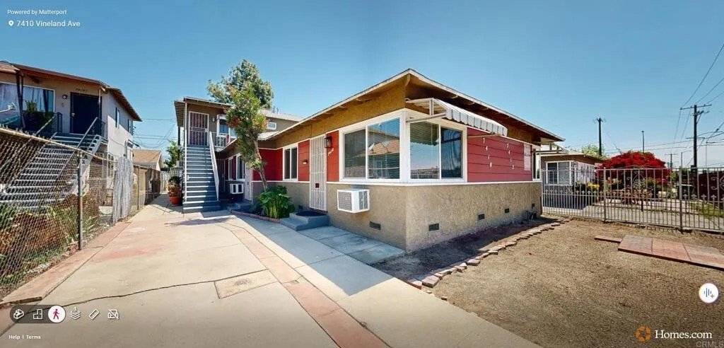 Los Angeles, California, United States 1 - 18286485