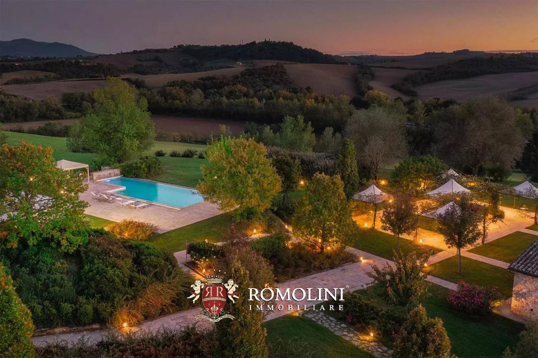 Todi, Umbria, Italy 2 - 18251508