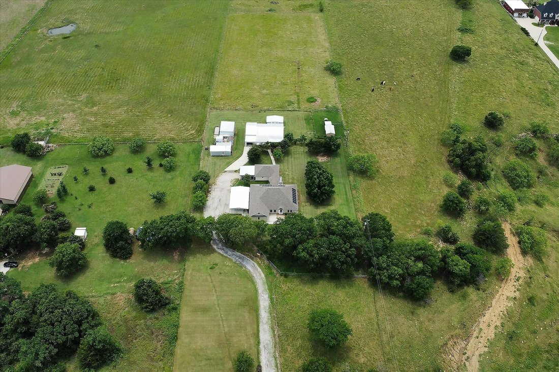 Farm Ranch in Sanger, Texas, United States 2 - 18286094