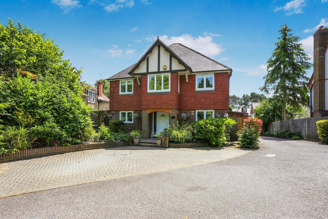 House in Walton on the Hill, Reigate and Banstead, England 5 - 18294689