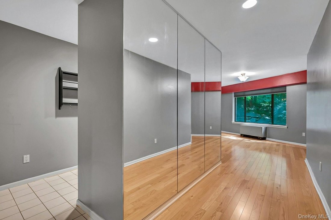Condo in Scarsdale, New York, United States 3 - 18098885